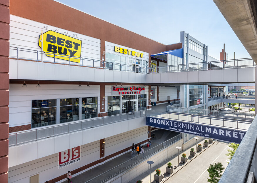 related-corporate-properties-landscape-best buy_raymour_bj_fd_hr_1.jpg